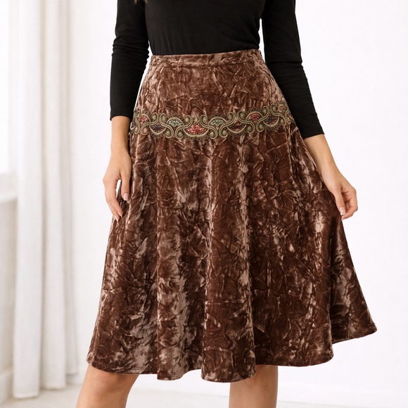 Dresses & Skirts - Vintage Velvet Midi Skirt brown gold size 16 embellished